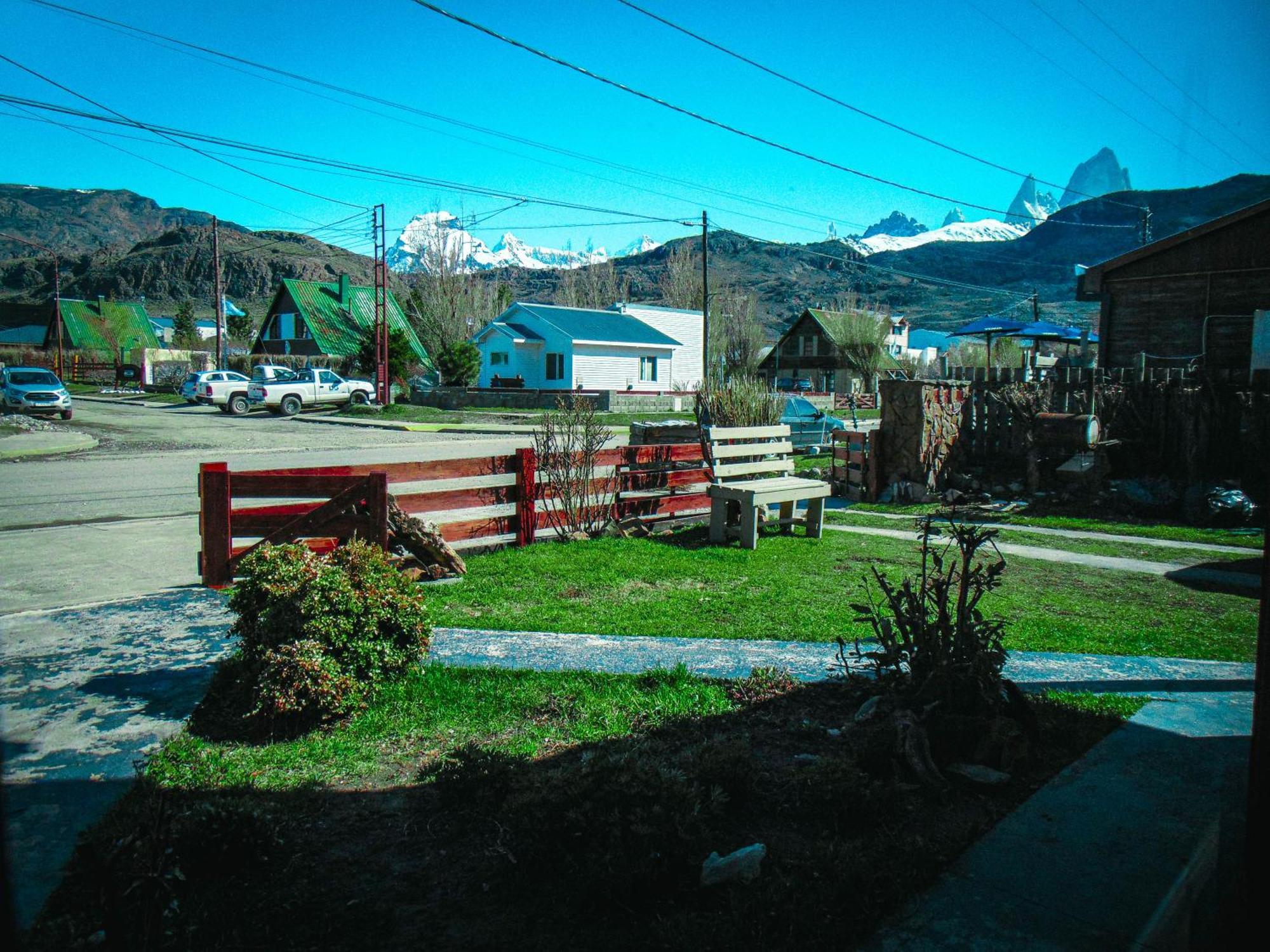Constantino Hostel By Lo De Guille El Chaltén Exterior foto